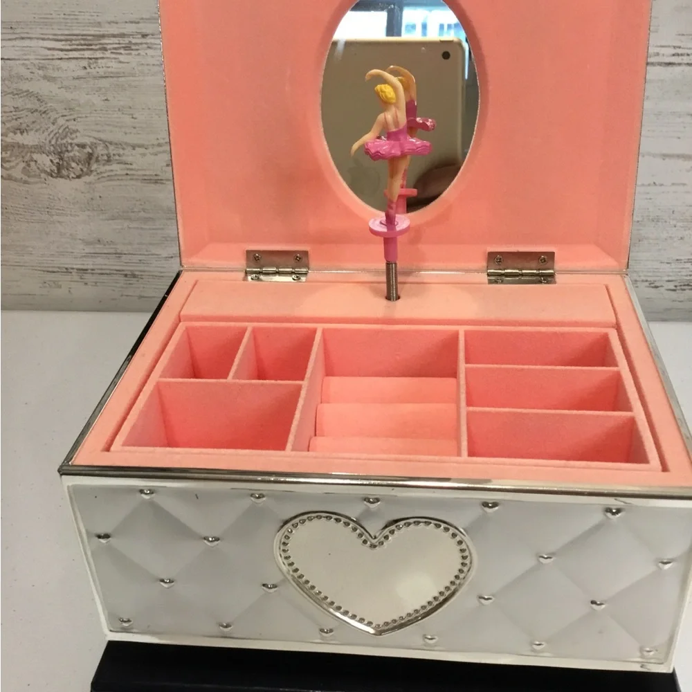 Lenox White and Silver Quilted Heart Jewelry Chest